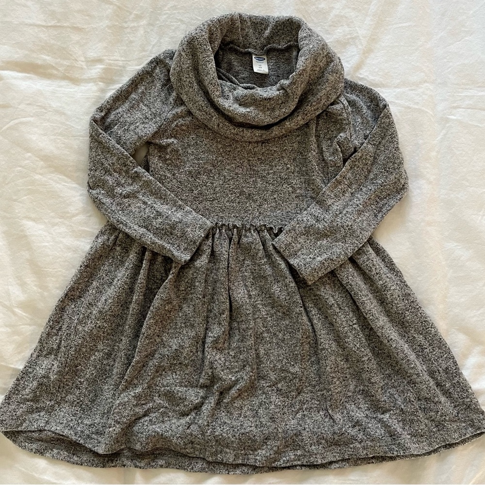 Girls Fit & Flare Plush-Knit Cowl-Neck Dress by Old Navy. Gray. EUC. Size 4T.